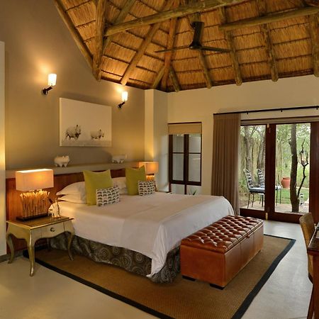 Tambuti Lodge Pilanesberg Exteriör bild
