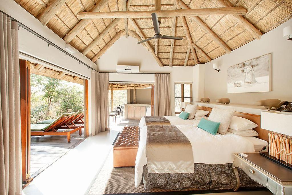 Tambuti Lodge Pilanesberg Exteriör bild