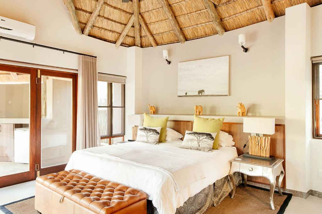 Tambuti Lodge Pilanesberg Exteriör bild