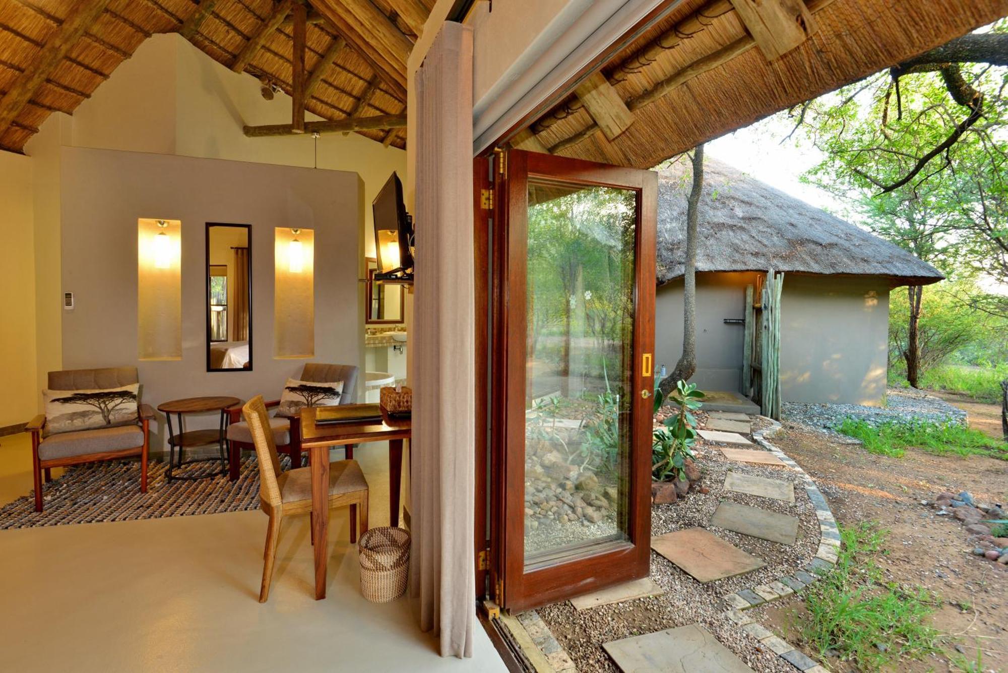 Tambuti Lodge Pilanesberg Exteriör bild